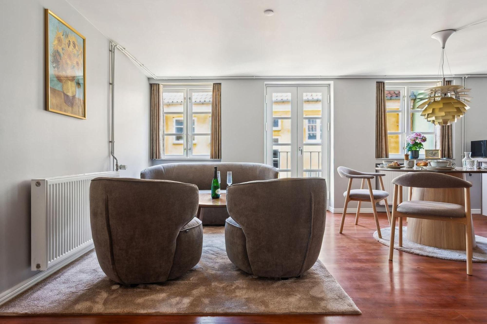 - Steps From Tivoli & Nyhavn Leilighet *